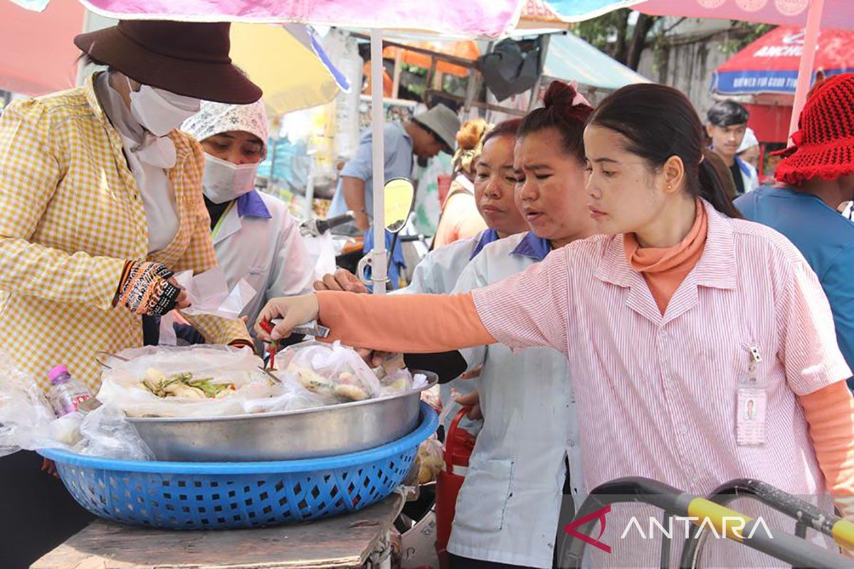 Kamboja naikkan upah minimum bulanan pekerja industri fesyen